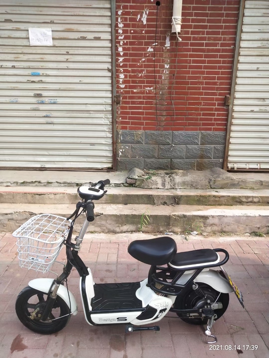 小白车 板板正正 非常好骑