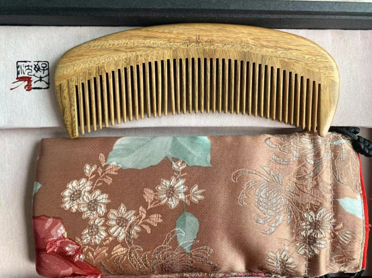 谭木匠全新玉檀木梳