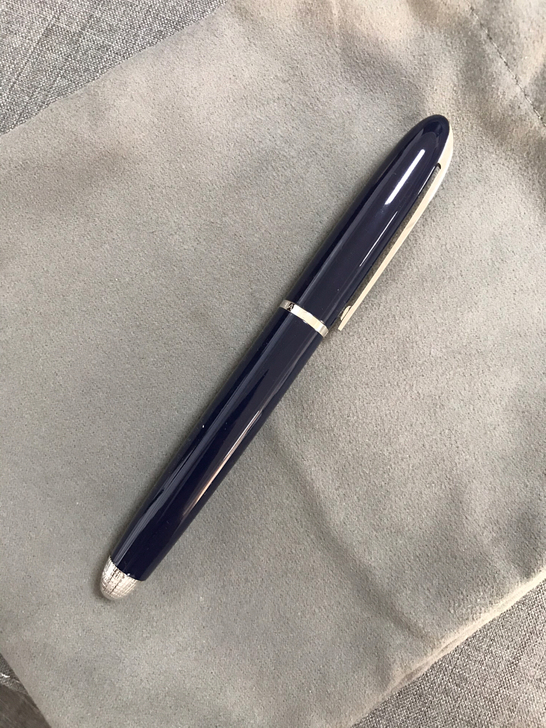 高端钢笔，军舰造型钢笔，通体造型简洁硬朗，...