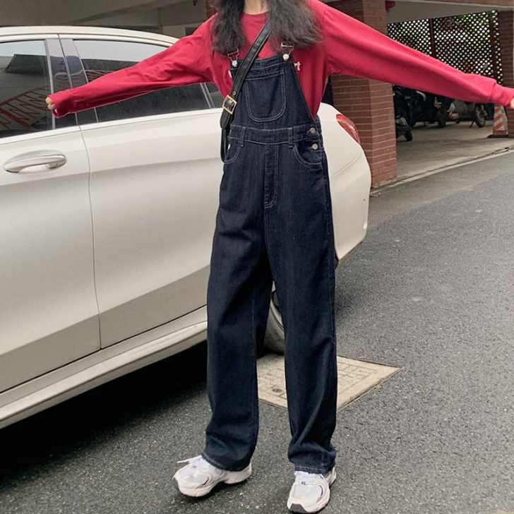 牛仔裤只适合一次，而且扣子都给裁开了，几乎...