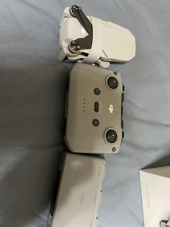 大疆mini2畅飞套装，激活半个月，带一年...