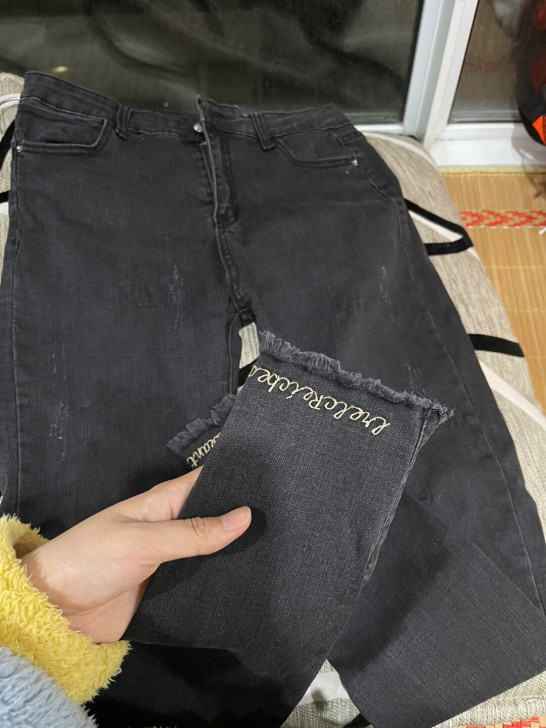 韩国牛仔小脚裤 刺绣款