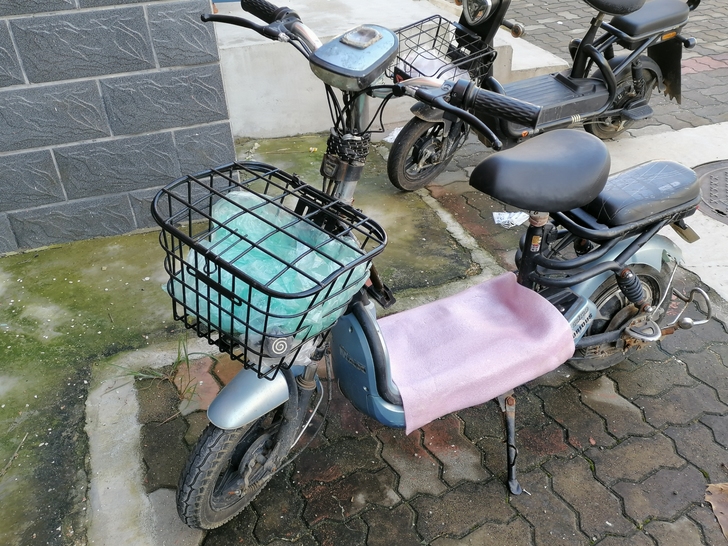 因本人房屋到期回老家发展，特出售这辆电动车...