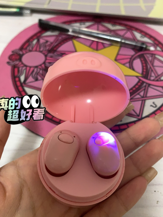 小猪蓝牙耳机 没用过几次 因为我耳洞比较小...