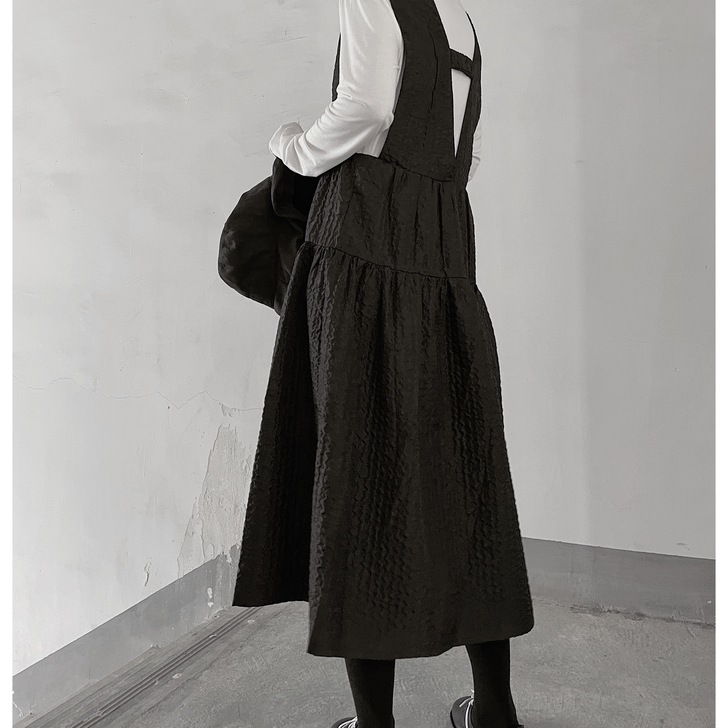 浮木兮/设计款水波纹路感阔肩背带裙春夏小众...