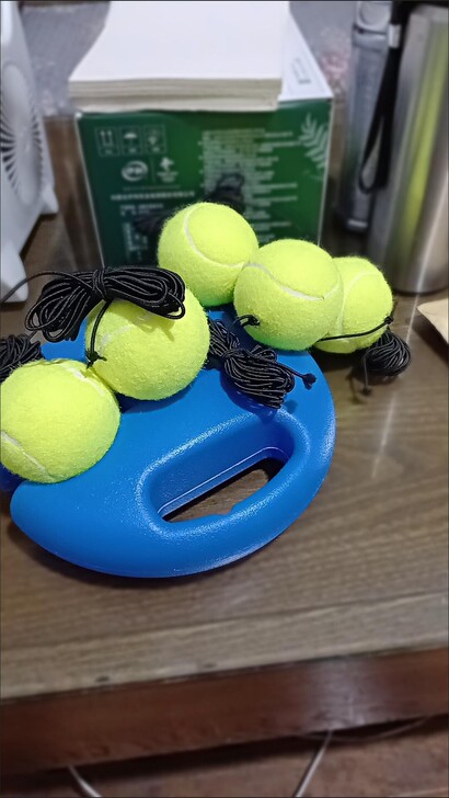 网球训练器，带5个配套带线球，不能单独买球...