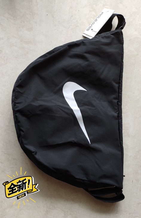 单肩斜挎包,篮球单肩包,面上有拉链,确保袋...