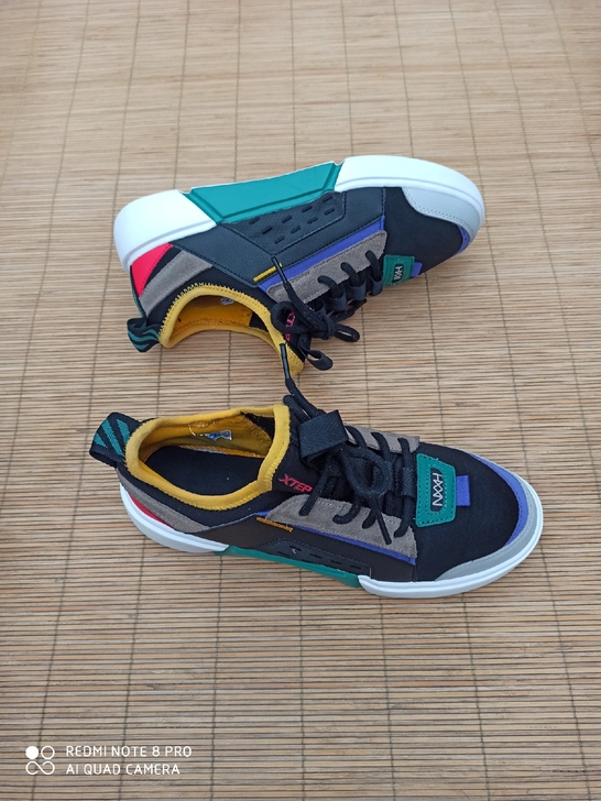 41码特步运动鞋