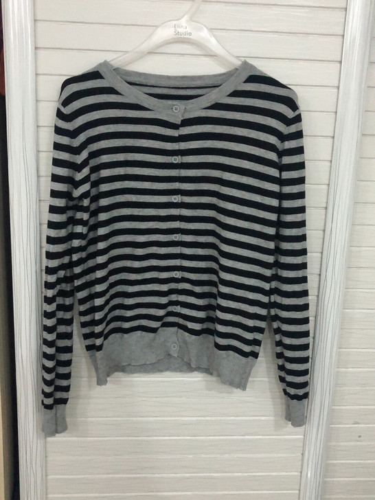 黑灰条纹针织衫。只穿过一次。均码
