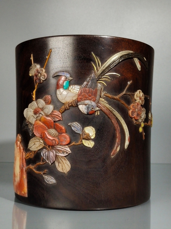 小叶檀木镶嵌多宝笔筒