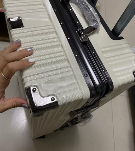 品牌撤柜铝框行李箱20寸22寸24寸26寸...