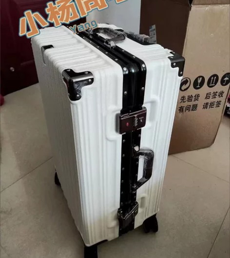 全新品牌货带吊牌，直播做不下去了，全新28...