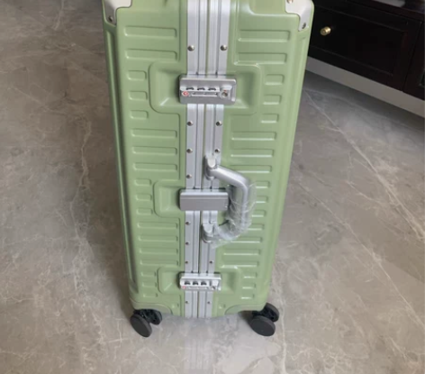 少量现货漫游行李箱，假一赔万，工厂直发全新...
