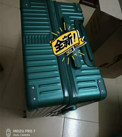 闲置一个26寸行李箱 结实耐用颜值高 全新...