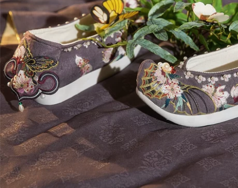 (9折代拍)瞳莞汉服绣花平底翘头鞋舒适【现...