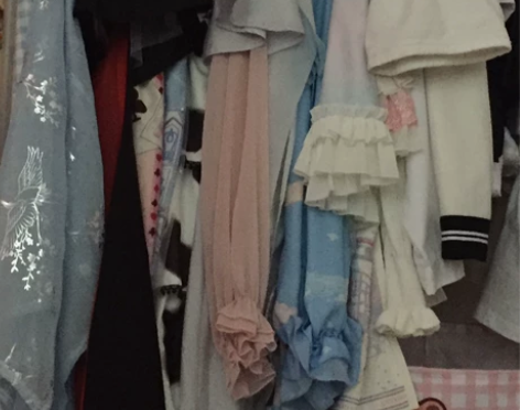 退坑了 洛丽塔jk汉服c服都便宜出了 标价...