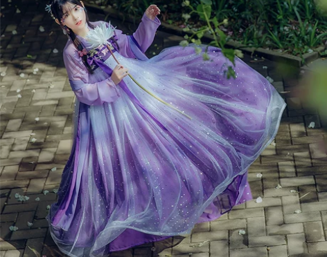 辰莲鱼梦汉服 全新 L码 可小刀 无论距离...