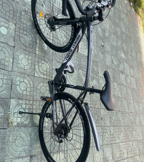 公路自行车几乎全新 感兴趣的话点“我想要”...