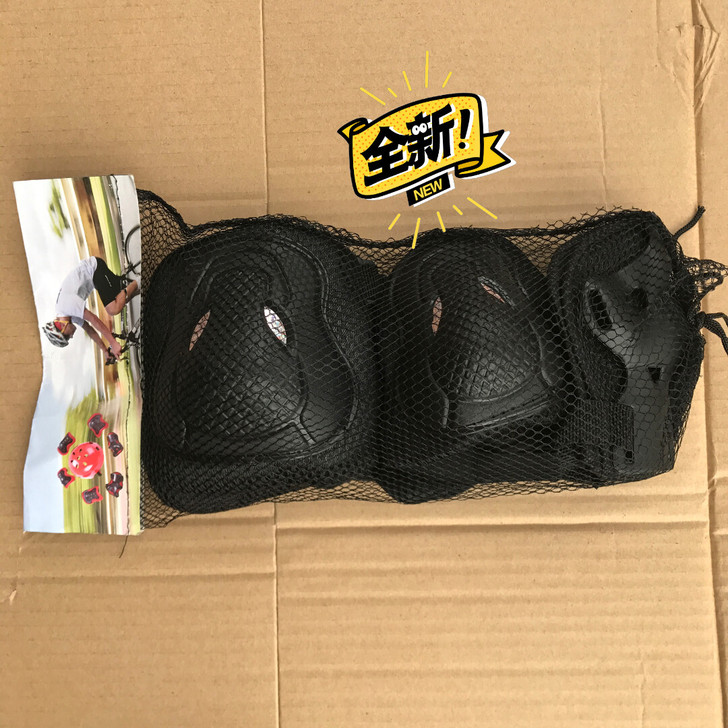 成人护具轮滑鞋护具溜冰鞋护具单价是一套护具...