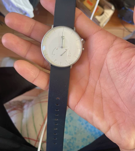 米家智能石英手表， 表面没划痕，表身也基本...