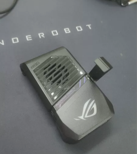 九五新ROG3游戏手机散热背夹，可以手机配...