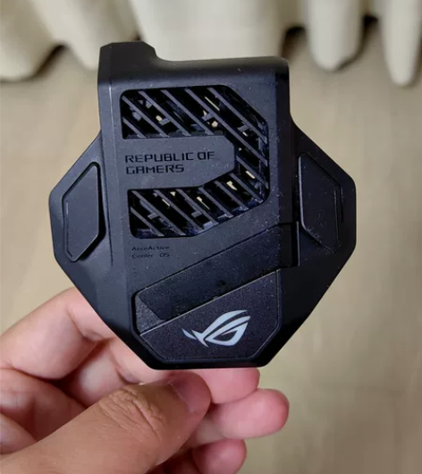 ROG手机散热器99新！ 感兴趣的话点“我...