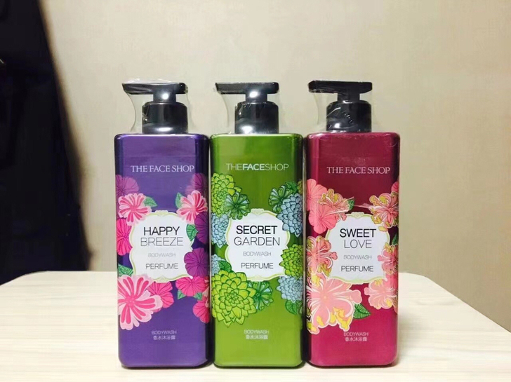 菲诗小铺香水沐浴露500ml+浴球+牙膏持...