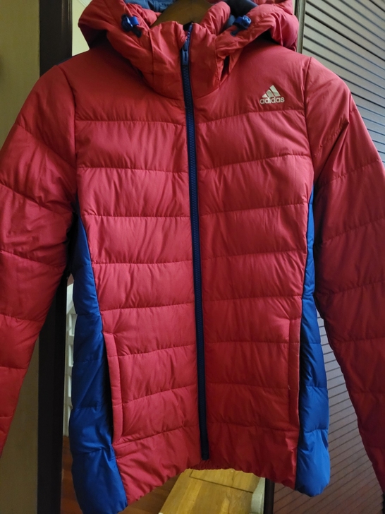 Adidas阿迪达斯女款羽绒服,尺码xs1...