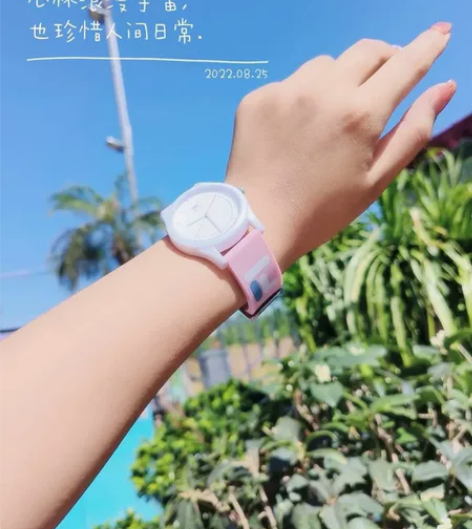 斐乐手表，喜欢私信我，不做过多描述 感兴趣...