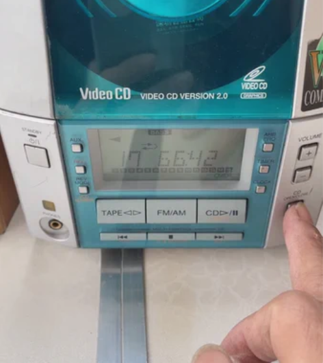 JVC小腰精组合音箱，CD，VCD、卡座、...