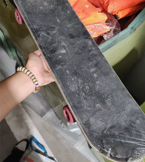 滑板出售 买来玩了几个小时，没弄明白，膜都...