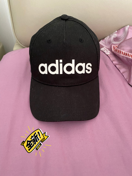 Adidas正品鸭舌帽     银泰城购入...