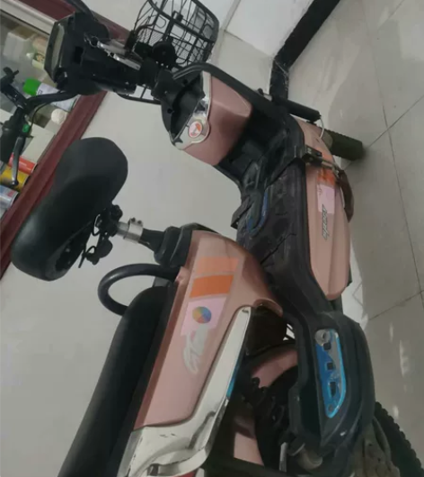 成色好，48v20安电瓶，1年的电瓶，现在...