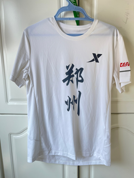 特步特战队马拉松跑步短袖，郑州纪念版，17...