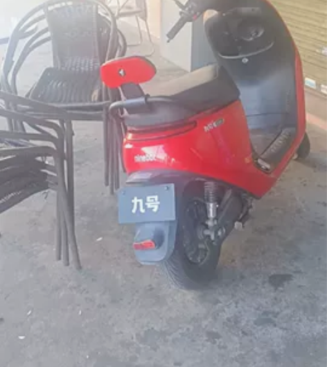 代友出九号E100 20年6月车 平时上班...