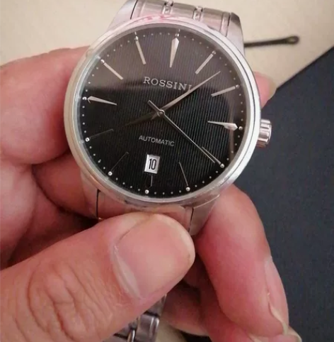罗西尼机械表，不想带了，相中的拿走，表盒环...