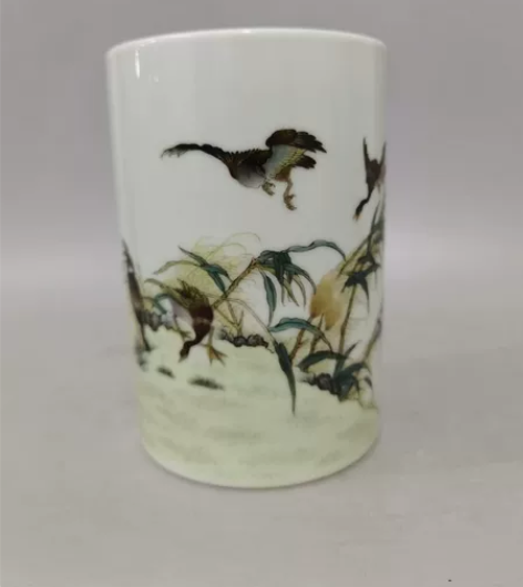 精品粉彩卢雁笔筒,高14.8cm口径10....