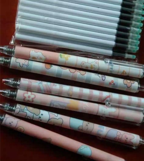 包邮出全新的按动笔5根+笔芯20根, 需要...