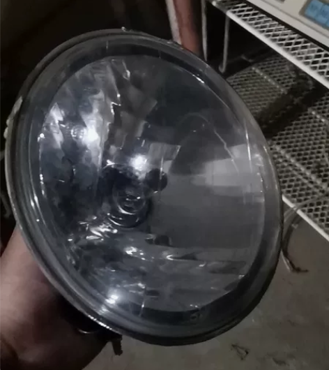 出个自己拆卸下来的银钢小迷你的原厂大灯 感...