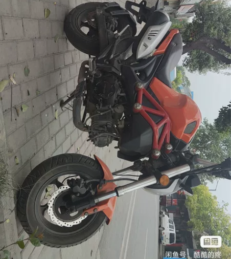 纯正银钢小狒狒125玩酷版,目前两万公里左...