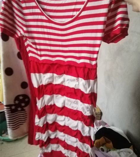 宽条纹短袖修身连衣裙女夏装圆领包臀中长款学...