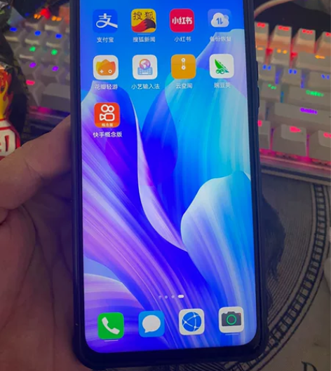 华为畅享20plus 5G，6加128，女...