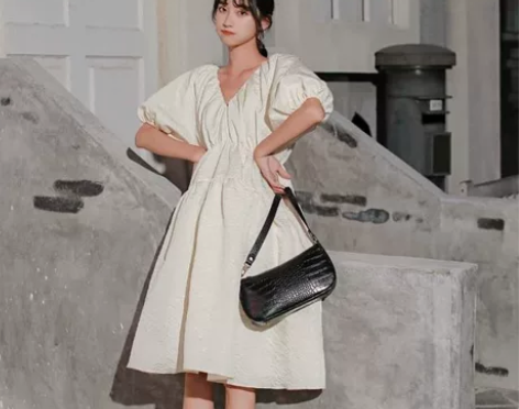 全新 吊牌还在 一次也没穿过 蓬蓬裙拍照好...