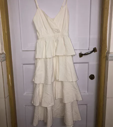 白色吊带蛋糕裙 s码 很有分量的棉质不起球...