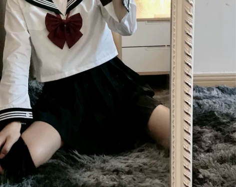 樱木子 学生校服，仅试穿s码（邮费自理） ...