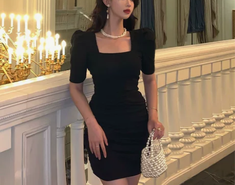 性感黑色方领连衣裙女夏季纯欲风甜辣炸街气质...