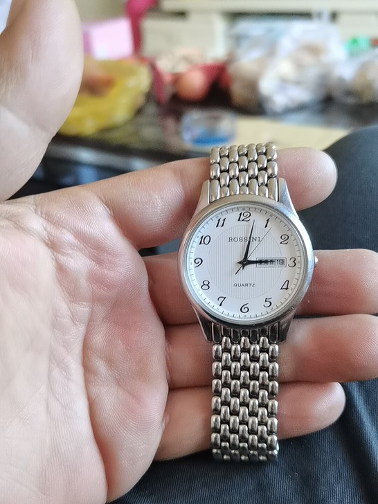 罗西尼手表,品相如图,电池没电了,功能一切...