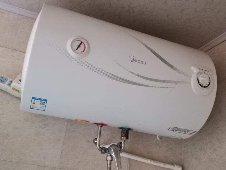 美的热水器,350出,搬家带不走,自提