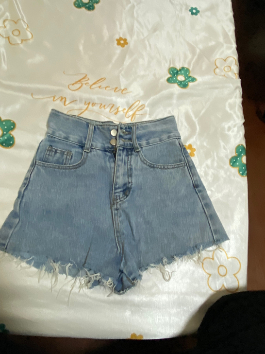 闲置#S码高腰牛仔短裤，超级显瘦显高，穿过...