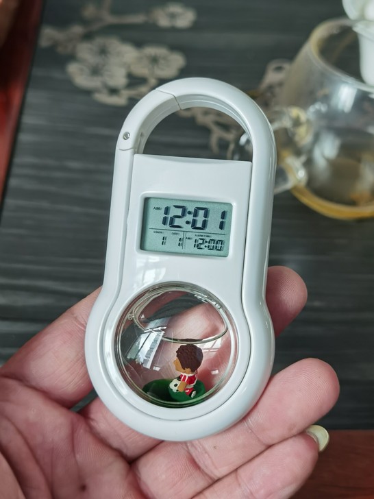 足球时钟挂件，足球水体漂浮，自动弹簧扣可以...
